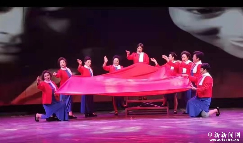 评剧宋丽绣红旗曲谱_评剧戏歌绣红旗曲谱(2)