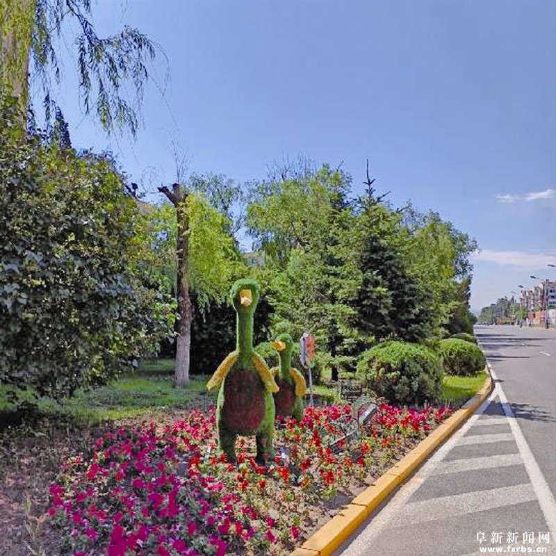 我市实施城市绿化三大工程主要街路换新颜城市景观美如画