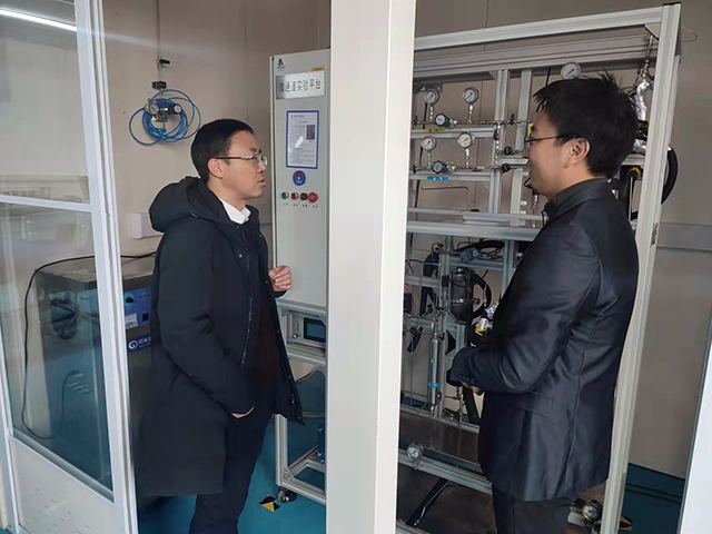 市科技局到沈阳化工研究院.jpg