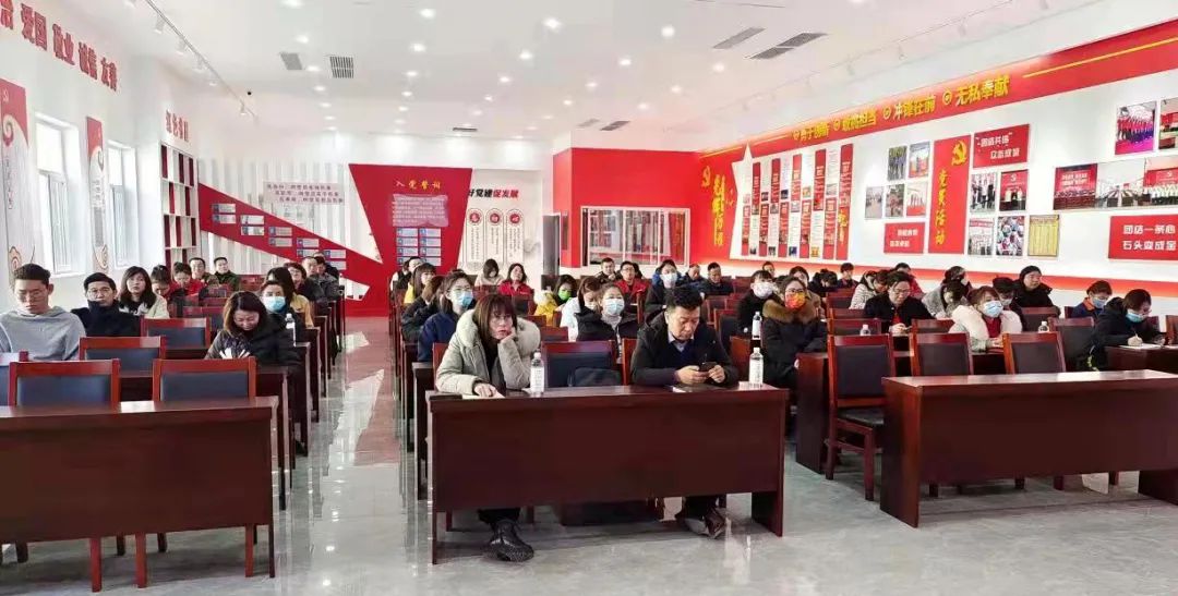 市人社部门组织召开构建和谐劳动关系政策宣讲会2.jpg